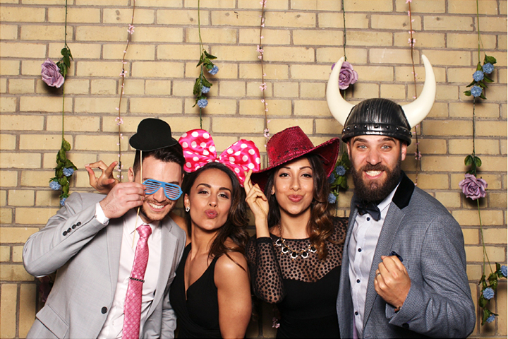 Top 5 Reasons To Rent A Wedding Photo Booth