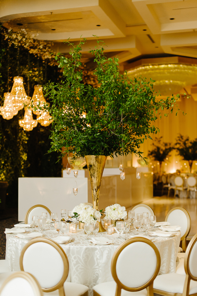 Life tree branches at this gorgeous wedding in Toronto