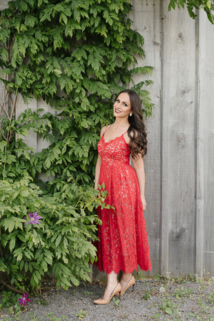 Red dress ideas for an engagement session