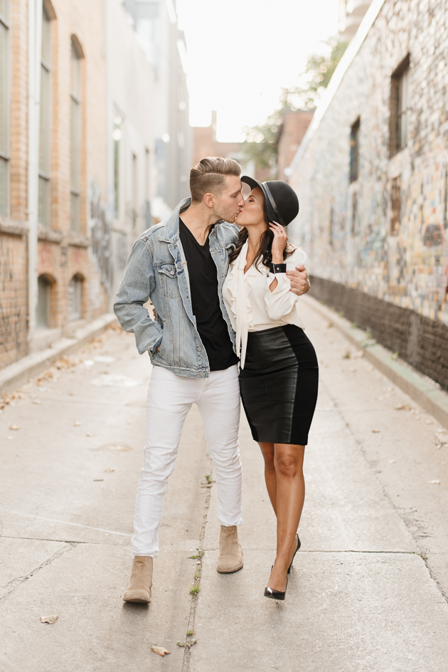 What to Wear For Engagement Photos - Toronto Wedding Photographers