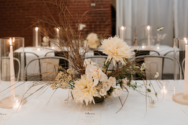 Trendy wedding decor with dry flowers and grass